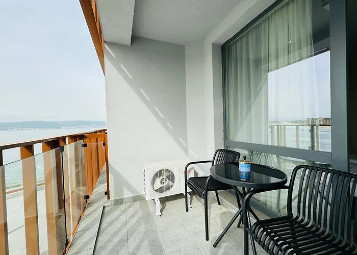 Paradiso B 208 Private Sea View